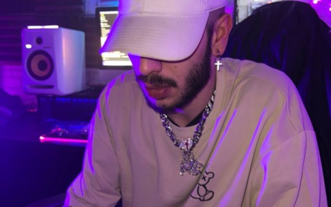 “Sempre con me”, il nuovo brano di Tomkey dedicato a una persona speciale