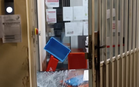 Doppio assalto dei ladri alle farmacie comunali