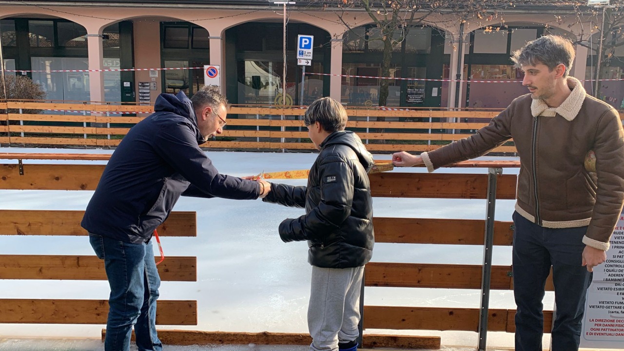 Ecco la pista di pattinaggio sul ghiaccio