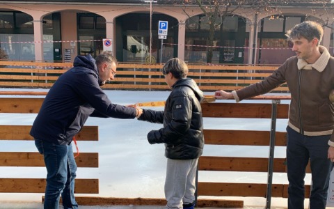 Ecco la pista di pattinaggio sul ghiaccio