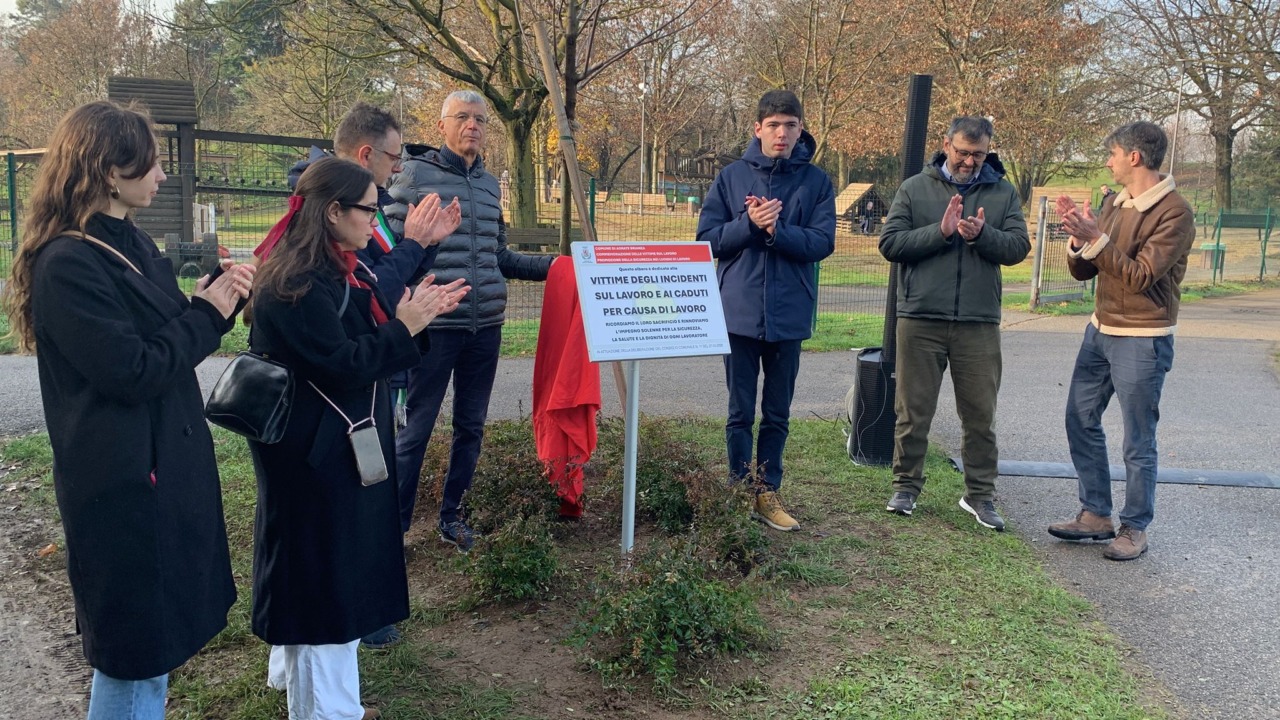 Un albero per impegnarsi a fermare la strage delle morti sul lavoro