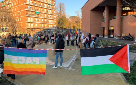 In piazza per dire ancora una volta basta al massacro di Gaza