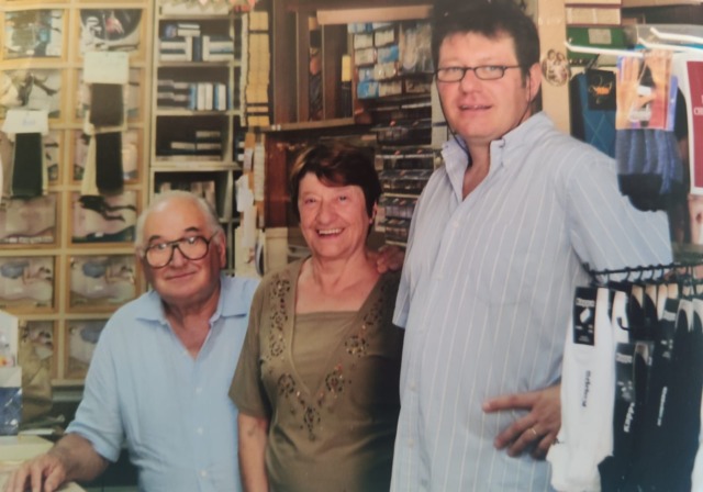 La città perde un pezzo di storia: addio al titolare della merceria