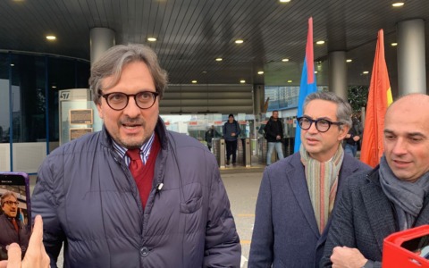 Guidesi in visita a StM: “Bene il ritiro degli esuberi, ma ora l’azienda cambi atteggiamento”