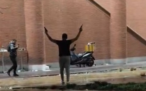 Spari e coltellate in piazza Marconi, il consigliere Dozio: “Ordine del giorno in Regione”