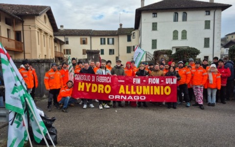Hydro Extrusion chiude lo stabilimento di Feltre, lavoratori di Ornago in sciopero