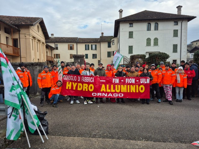 Hydro Extrusion chiude lo stabilimento di Feltre, lavoratori di Ornago in sciopero