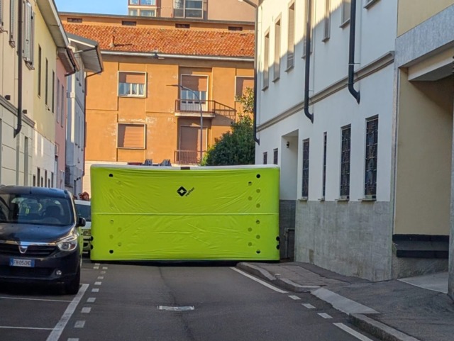 Mobilitazione per un 20enne che minacciava di buttarsi dal tetto