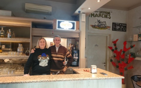 Si è abbassata la serranda del bar latteria «I Marches»