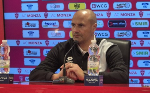 Bianco presenta Monza – Pescara: «Dobbiamo vincere». Poi smentisce le voci: «Carboni resta»