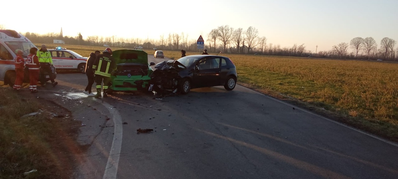 Doppio incidente in via Per Mariano, coinvolti anche dei bambini