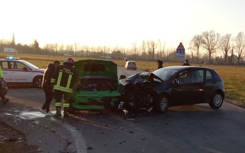 Doppio incidente in via Per Mariano, coinvolti anche dei bambini