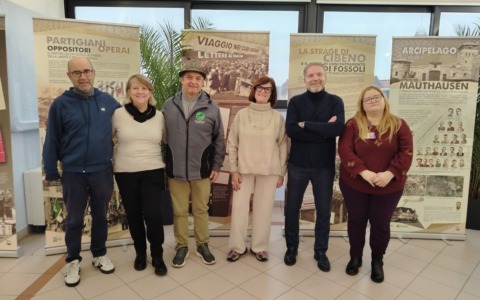 Pietre d’inciampo e deportazione in Brianza: una mostra in biblioteca