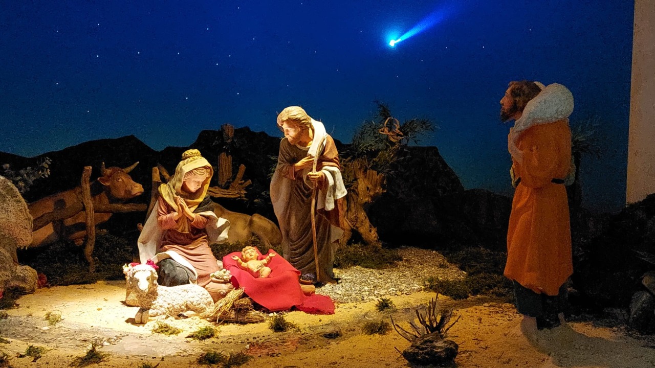 Ladri in basilica, rubano la statua  del bambinello