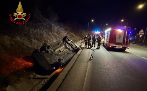 Due ribaltamenti all’Epifania, pompieri al lavoro a Giussano e Biassono