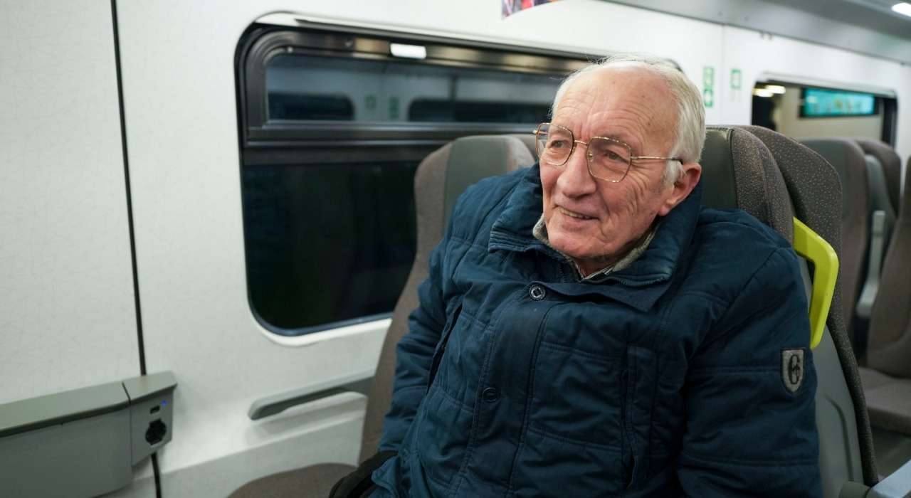 Settant’anni da pendolare: la storia di Marco premiato per la sua incredibile fedeltà alla ferrovia