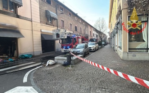 Negozio va a fuoco a Muggiò