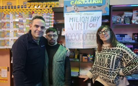 L’edicola tabaccheria dove è stato vinto un milione