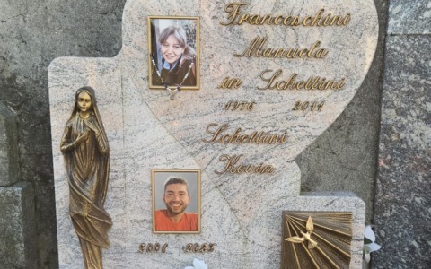 Ladri senza cuore al cimitero: “Razziata la tomba di mia figlia e mio nipote”