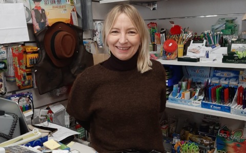 Dopo dieci anni chiudono panetteria e cartoleria