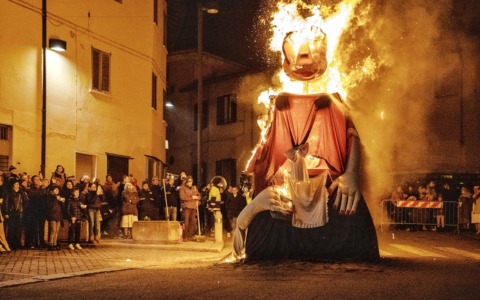 L’assessore “salva” la Giubiana: qualcuno aveva chiesto ai Carabinieri di annullare il falò