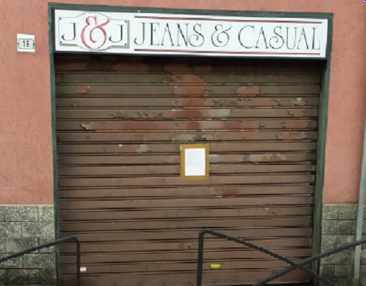 Un altro negozio di vicinato costretto a chiudere: «Le abitudini di acquisto sono ormai cambiate»