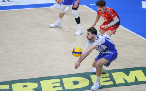 Vero Volley Monza perde, ma la classifica non cambia
