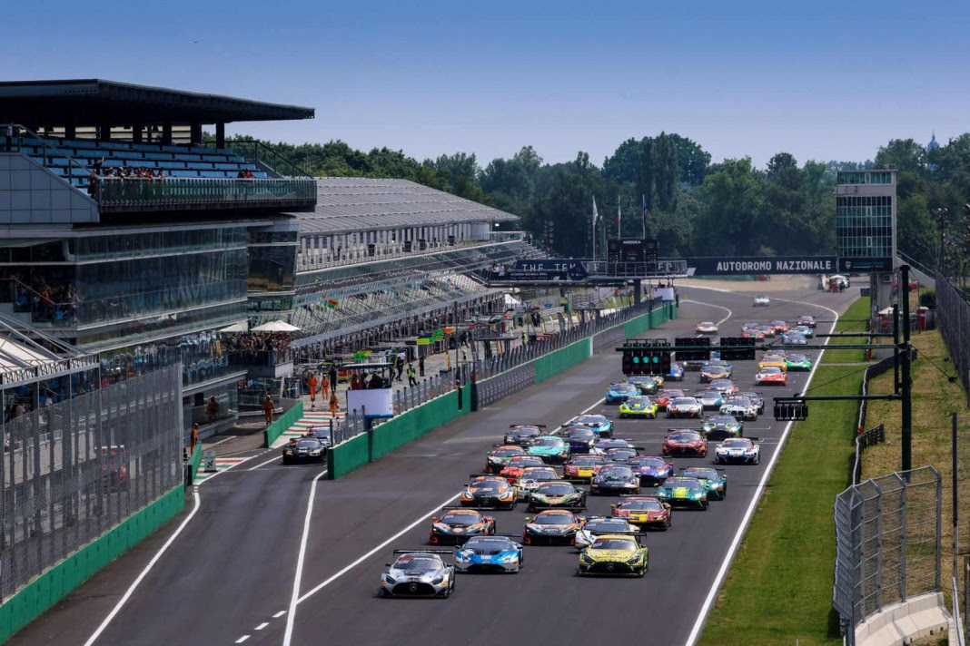 Valentino Rossi torna in pista in Autodromo