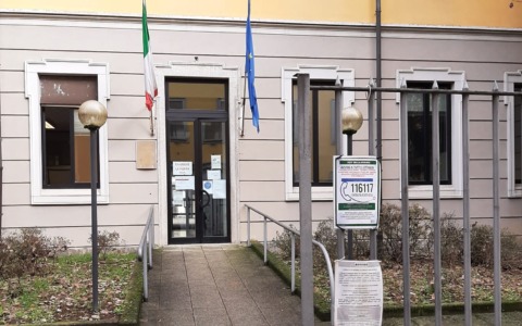 Per l’Asst il Consultorio chiuso da tempo non può riaprire: “Mancano i requisiti strutturali”