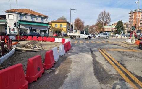 Si spengono i semafori, la nuova rotatoria alla “prova del nove”