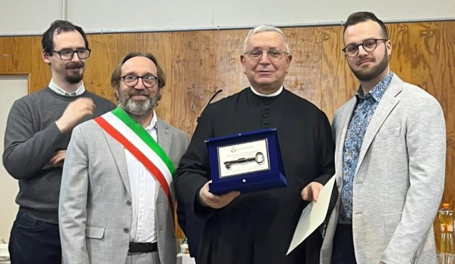 A don Camillo le chiavi della “sua” Roncello