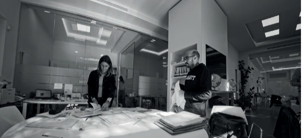 Autoscuola Moderna, 52 anni di esperienza e leadership nella formazione per patenti professionali