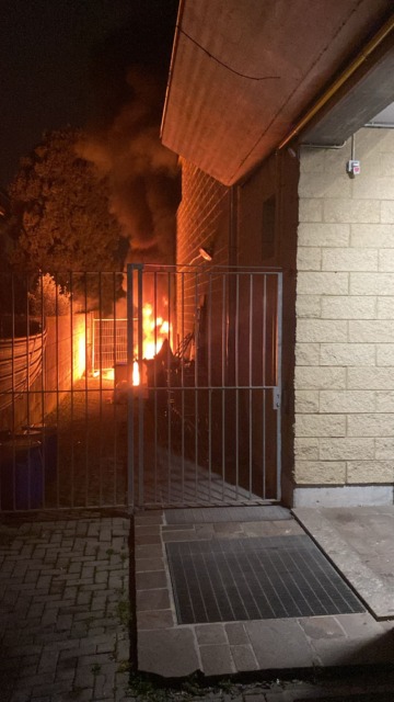 Giussano, incendio cassonetti oratorio paina