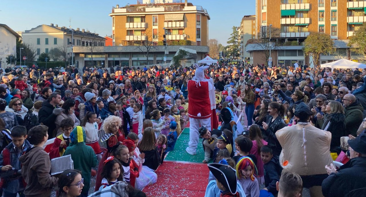 Festa di Carnevale: due sfilate dai quartieri verso il centro con spettacoli, musica e animazione