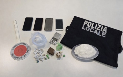 Arrestato spacciatore, sequestrato oltre un etto di droga