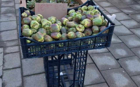 Controlli della Polizia al mercato: multe per oltre 2mila euro