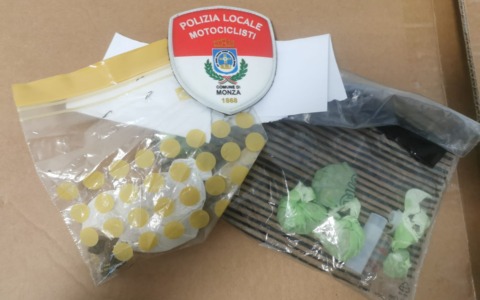 «Traditi» da uno spinello: scatta il sequestro della marijuana