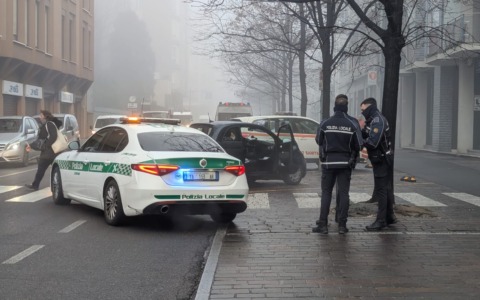 Due pedoni investiti da una utilitaria in centro