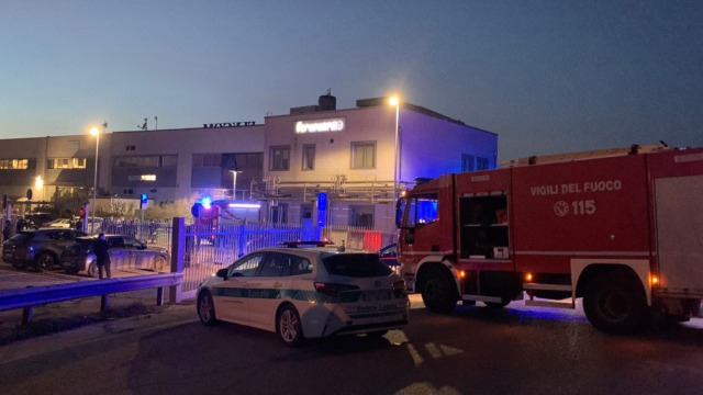 Agrate fiammata macchinario operai feriti