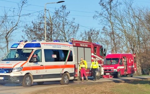 Tragedia all’alba: auto fuori strada, trovato morto il conducente