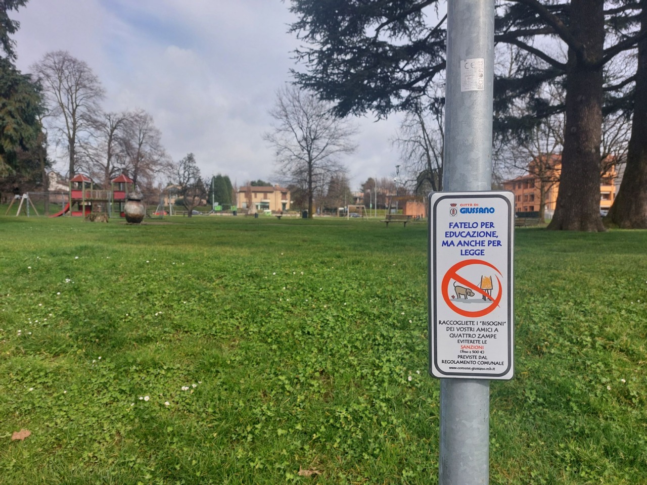 Deiezioni canine: nuovi cartelli per sensibilizzare i cittadini