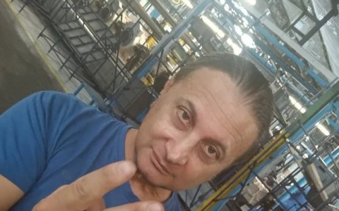 Muore a 54 anni per un malore mentre va al lavoro: i colleghi avviano una raccolta fondi