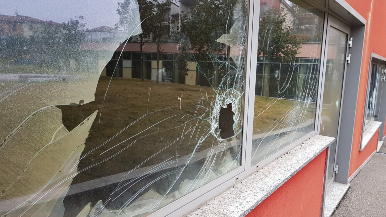 Da polmone verde a “giungla” urbana: il Parco della Sorgente è un fortino della disperazione