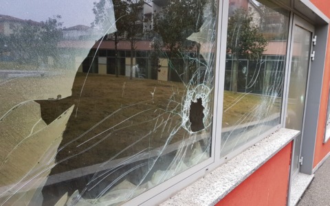 Da polmone verde a “giungla” urbana: il Parco della Sorgente è un fortino della disperazione