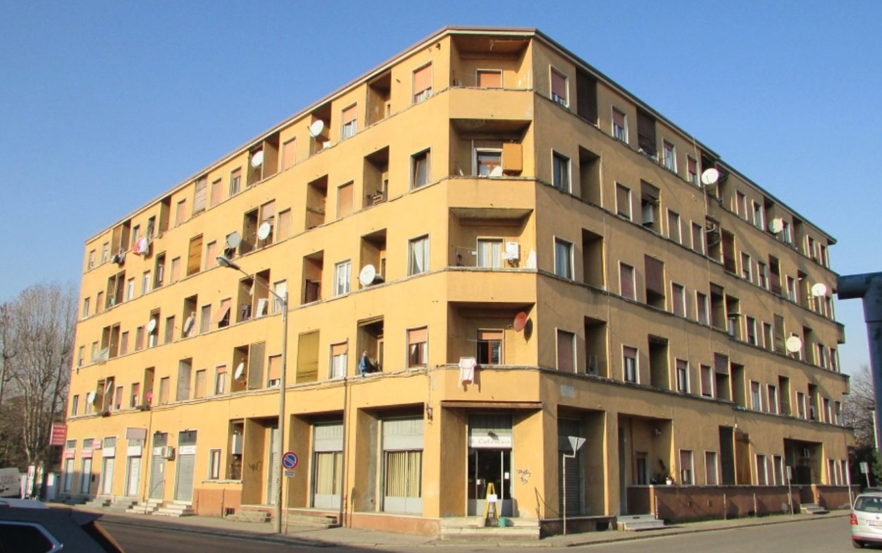 Troppi morosi, palazzo De Feo senza acqua per un giorno