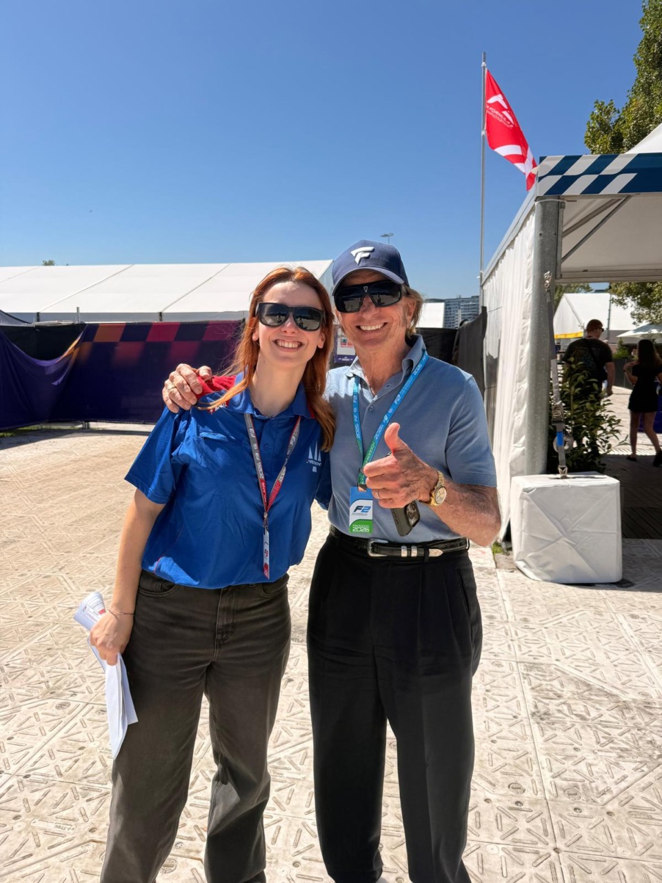 La “regista” del mondo dei motori che sfida il paddock e sogna il microfono della F1