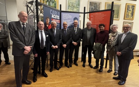 La scuola ospita la mostra dedicata a San Carlo Acutis