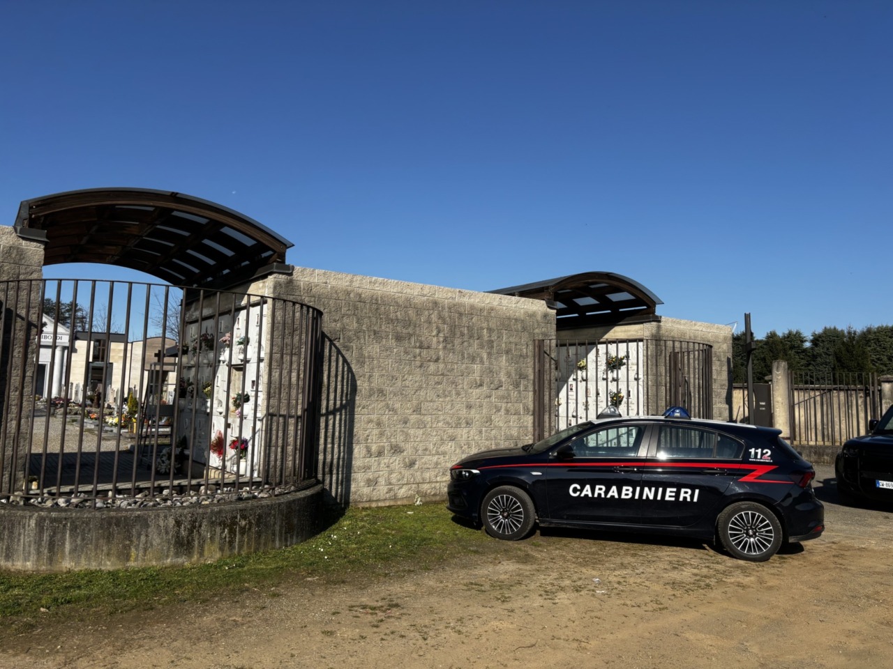 Razzia di rame al cimitero di Tregasio