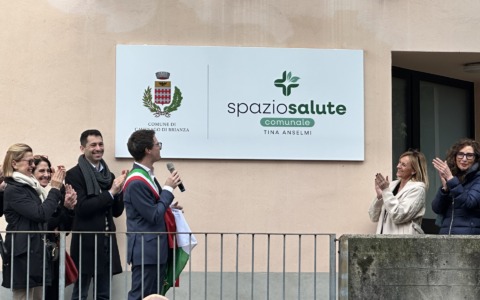 Dallo Spazio Salute alla panchina gialla, mattinata di inaugurazioni in paese