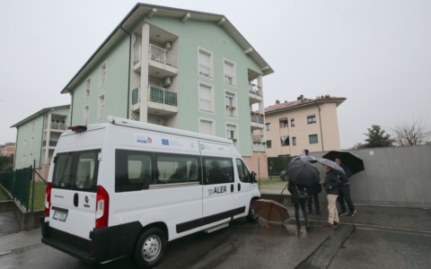 Nuovi ascensori nelle case comunali: lavori in corso e servizi per gli inquilini fragili